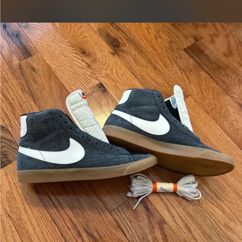 Women’s 9 Nike Blazer Mid Suede Sneakers in Charcoal/Black & White with Gum Sole
